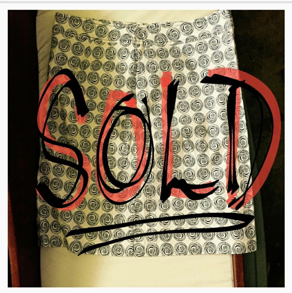 Black & White A-Line Skirt 🖤